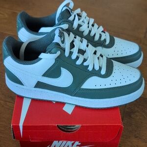 Nike Court Vision Lo Womens 6.5/ Youth 5